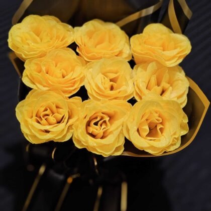 9 Sunshine Yellow Envelope Rose Box
