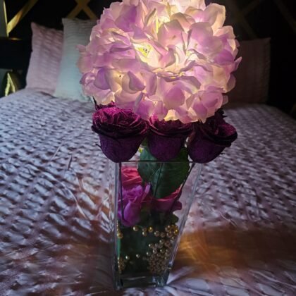 Illuminate Hydrangea & Rose Vase (battery operated)